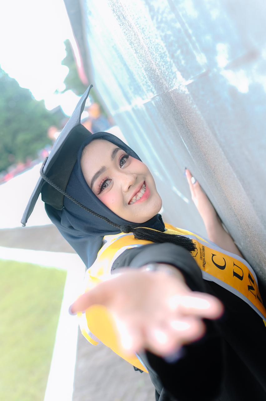 Foto Brigita Kenia Aureli untuk bagian model guru